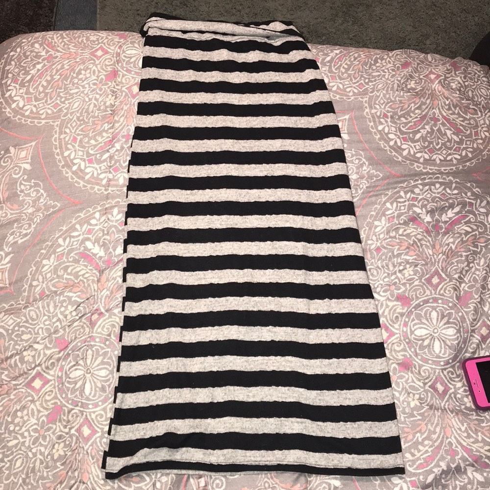 Maxi skirt black and grey